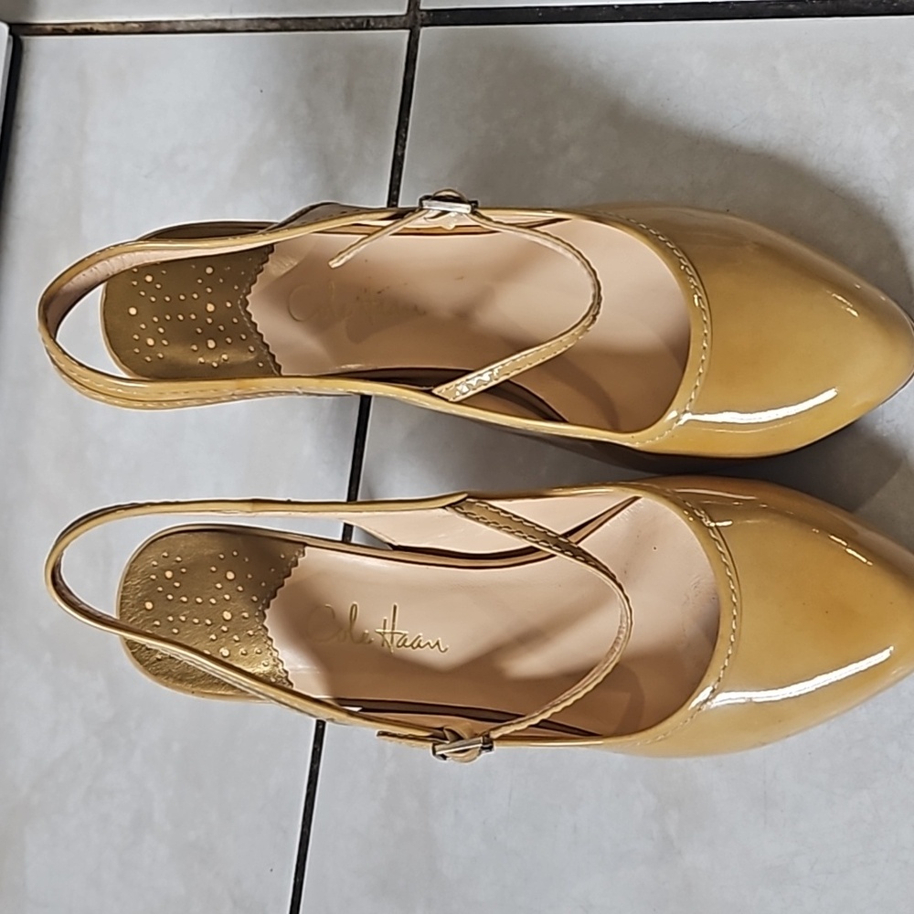 Cole Haan (Nike Air) size 6 color tangerin